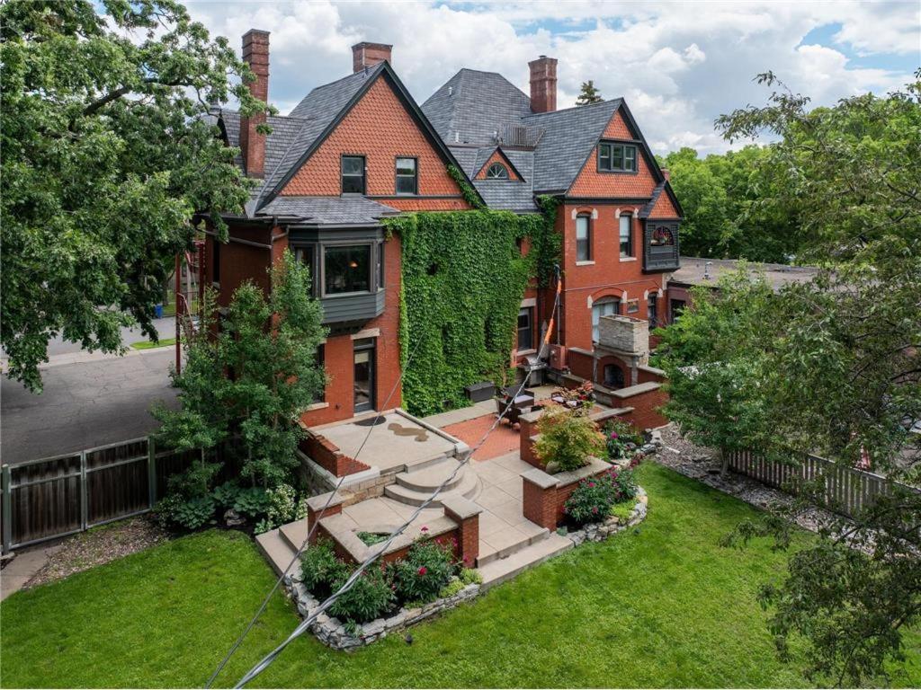 The New Victorian Mansion Bed & Breakfast Saint Paul Exteriér fotografie