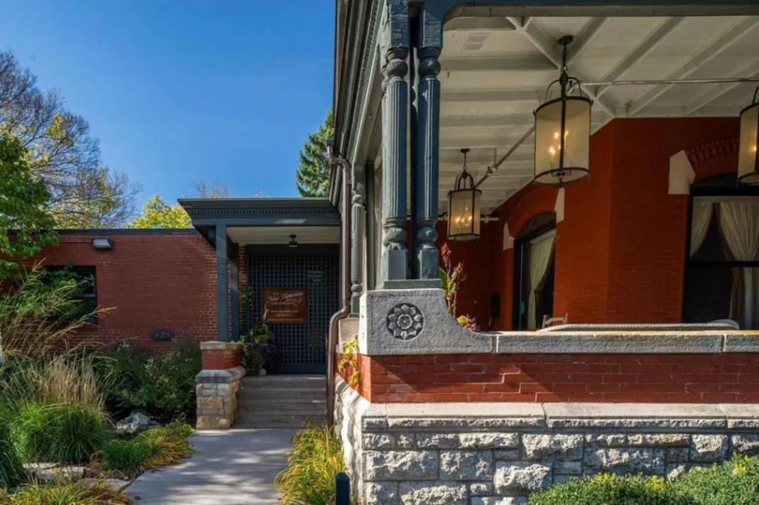 The New Victorian Mansion Bed & Breakfast Saint Paul Exteriér fotografie