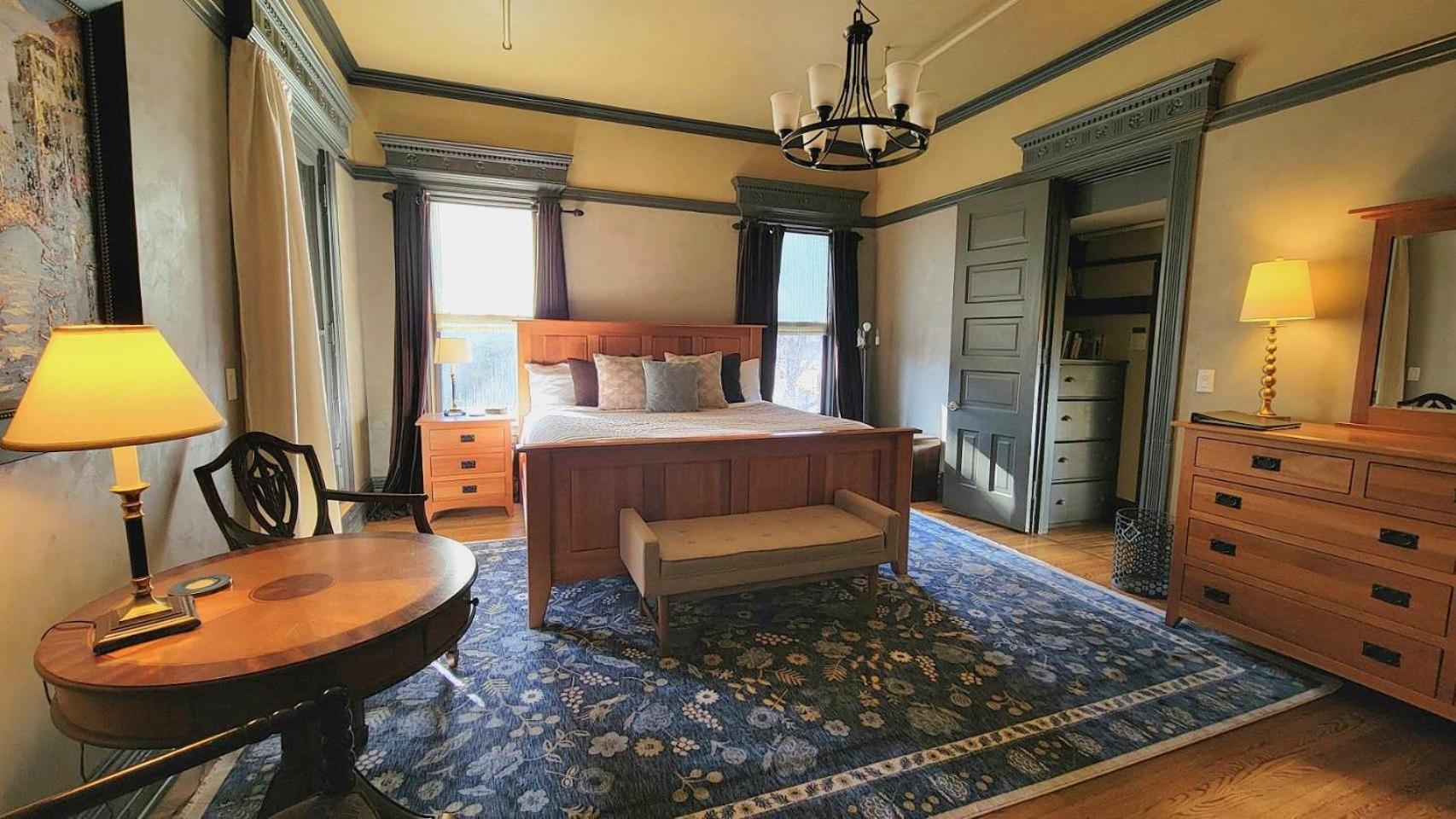 The New Victorian Mansion Bed & Breakfast Saint Paul Exteriér fotografie
